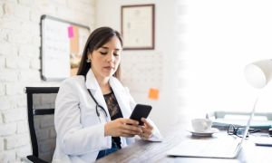 Saúde Estética com as Esteticistas: reunião das lideranças 16 biomédicos estetas não podem usar as redes sociais