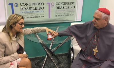 Habilitação em Biomedicina Estética é aprovada e reconhecida pelo CFBM. 10 Dra. Ana Puga recebe medalha