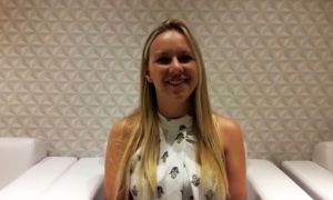 Biomédica conta por que escolheu se especializar em Biomedicina Estética no Nepuga, Núcleo de Estudos Dra. Ana Carolina Puga. Veja o vídeo!