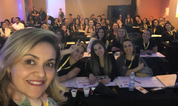 Dra. Ana Carolina Puga ministra palestra sobre Laser em Paulínia-SP 14 DraAnaPuga-palestra-laser