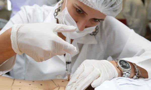 Dez vantagens do curso de Intradermoterapia e Intramuscular para o profissional esteta
