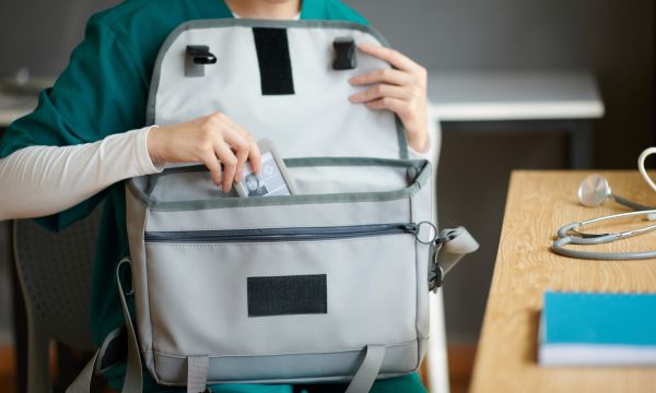 Prontuário digital vs. papel: vantagens e desafios para biomédicos estetas 4 Text 6 scaled dd9cfa80