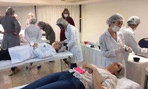 Aula de eletroterapia agita a pós-graduação do Rio de Janeiro (RJ) 22 Biomedicina Estética Semiologia