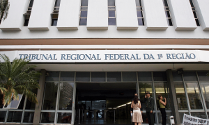 Biomédico Esteta não faz procedimentos cirúrgicos invasivos 20 trj biomedicina estética