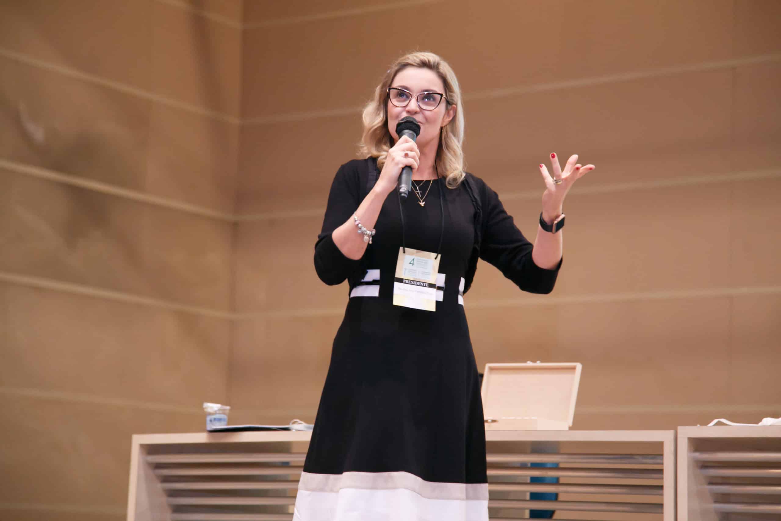 Dra. Ana Carolina Puga conta tudo sobre seu método de rejuvenescimento 4D