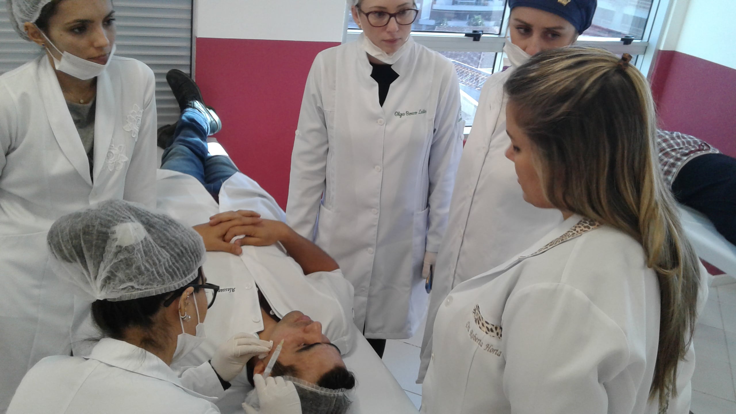 Biomédicos de Florianópolis agitam aulas da pós-graduação em saúde estética