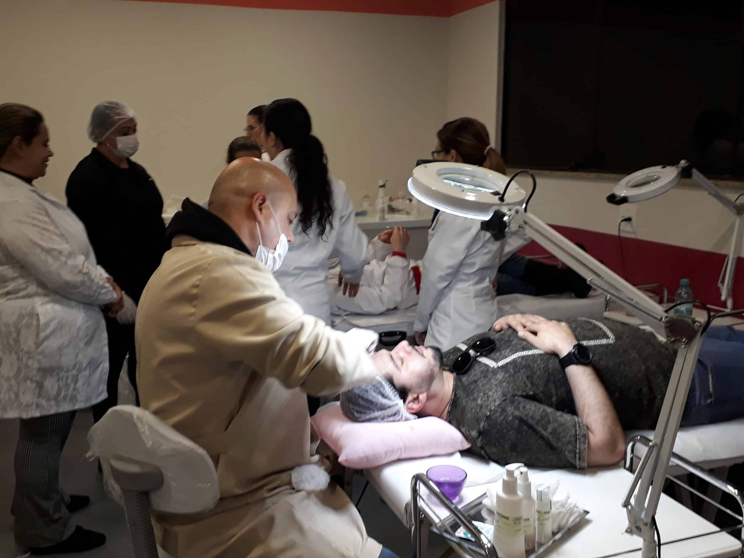 Veja como reter pacientes na clínica de estética com essas 4 dicas