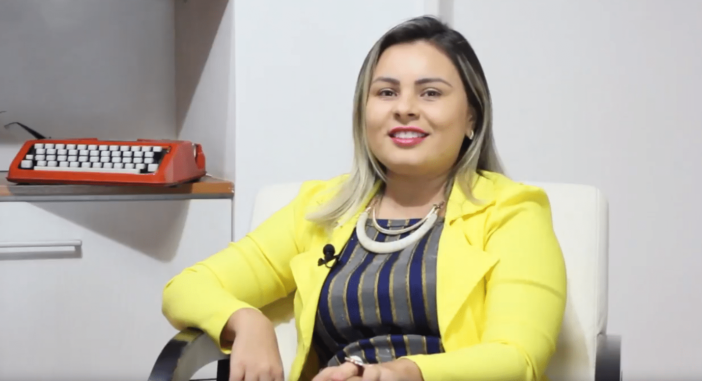 Ex-aluna do Nepuga fala em entrevista sobre flacidez, estrias e gordura localizada