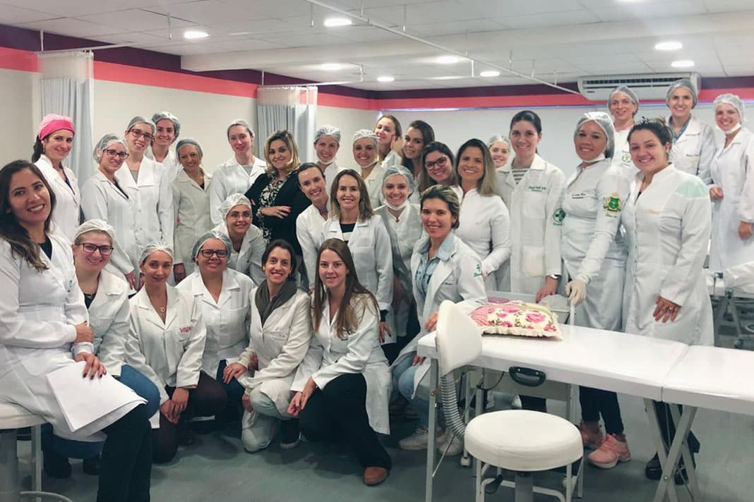 Pós-graduação de Porto Alegre (RS) – Dra. Ana Puga participa de aula e faz visita surpresa