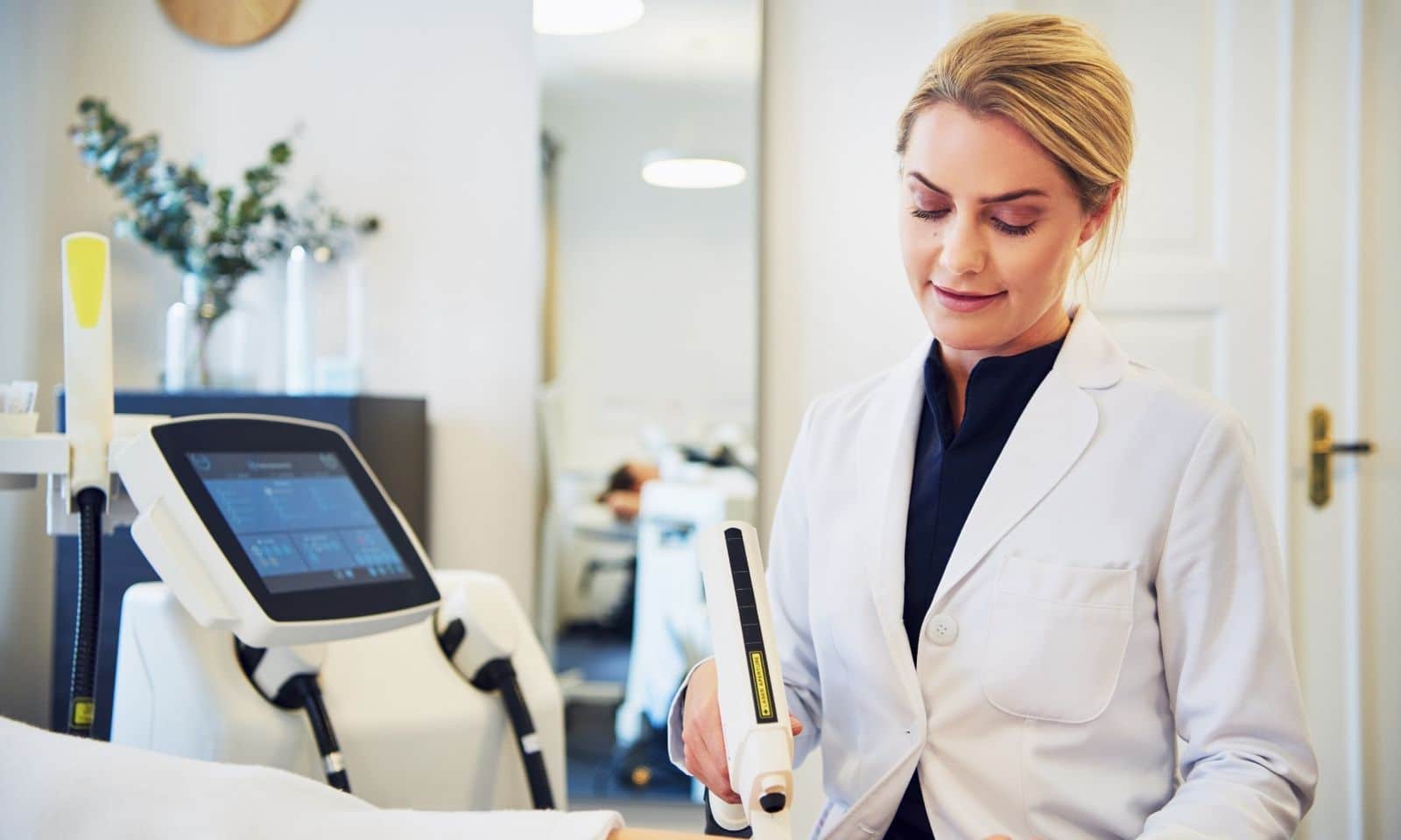 Biomedicina Estética: 7 dicas do Sebrae para empreender com uma clínica ou consultório de estética