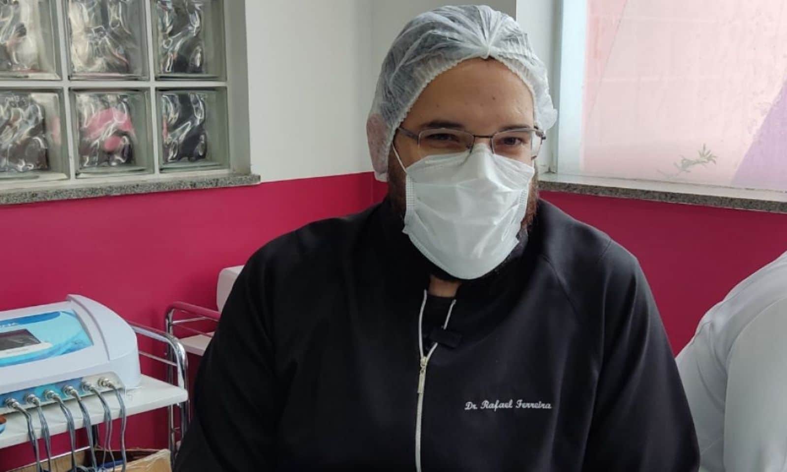 Dr. Rafael encontra na Biomedicina Estética o contato humano perdido com o Covid