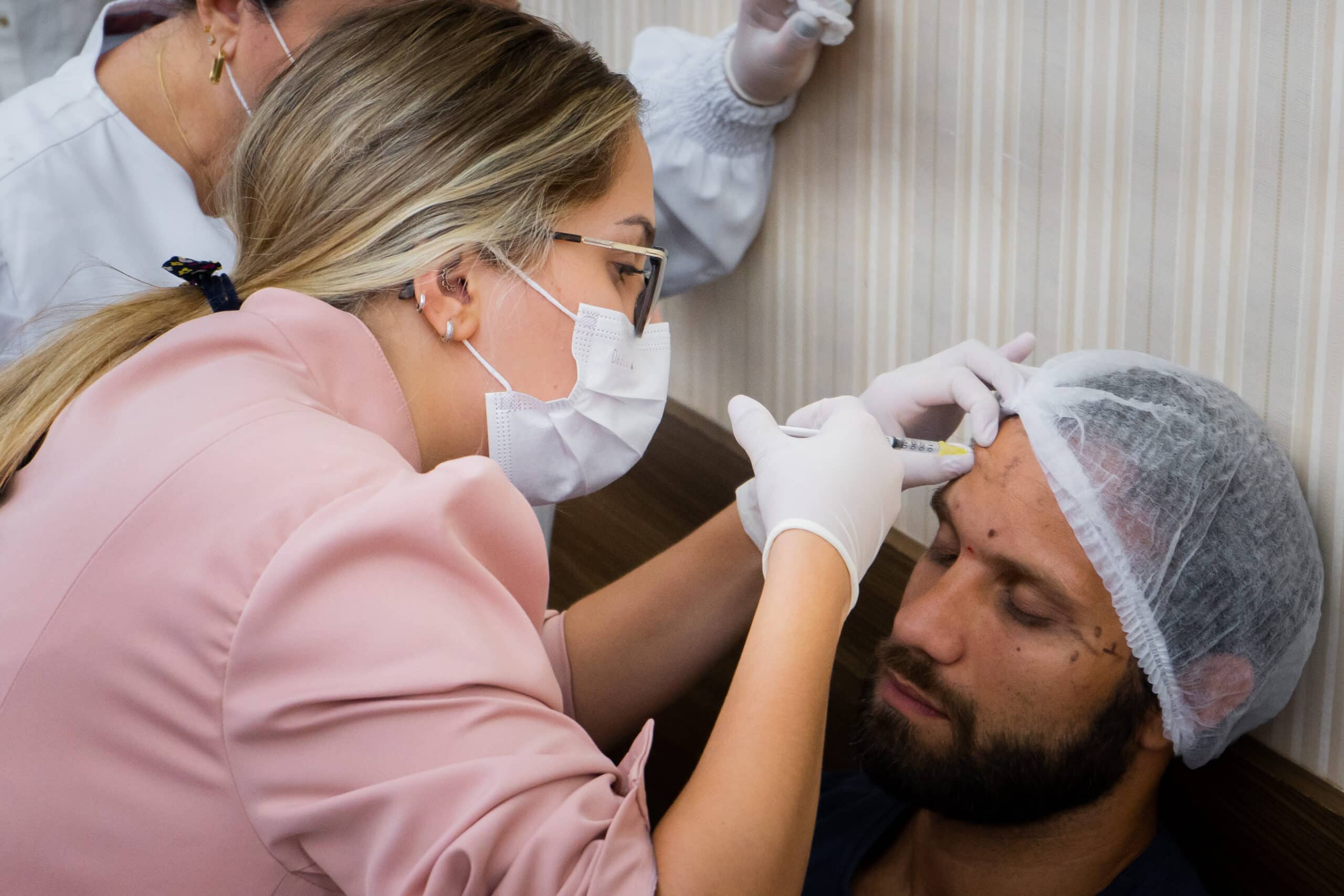 CREMERJ ataca biomedicina estética mais uma vez